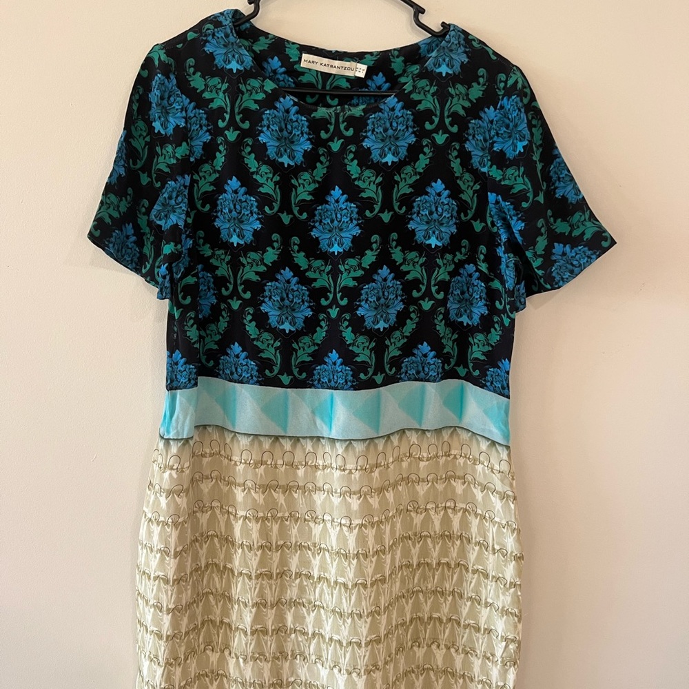 MARY KATRANTZOU Blue and Black Sheath Dress Short Sleeve Crew Neck